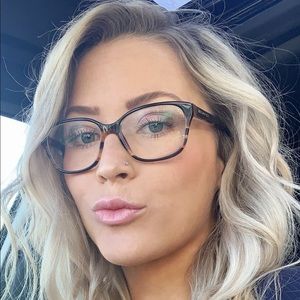 Meet your Posher, Brenna